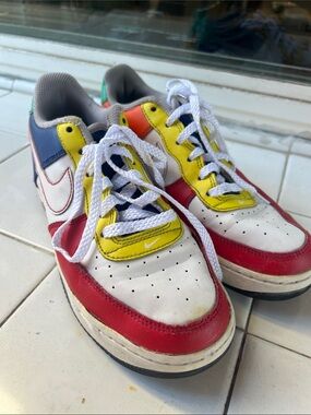 Nike Kids Multi-Panel Sneakers - White, Red,‎ Yellow, Blue, Green Y2K size 6yr